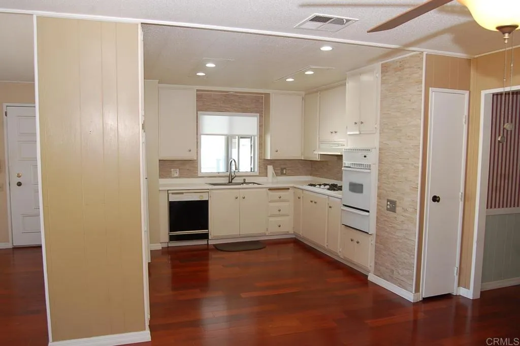 https://cdn.realtyfeed.com/cdn/127/306634619/9dd4f7f598b4fbd1b4fe60a57123336c.webp