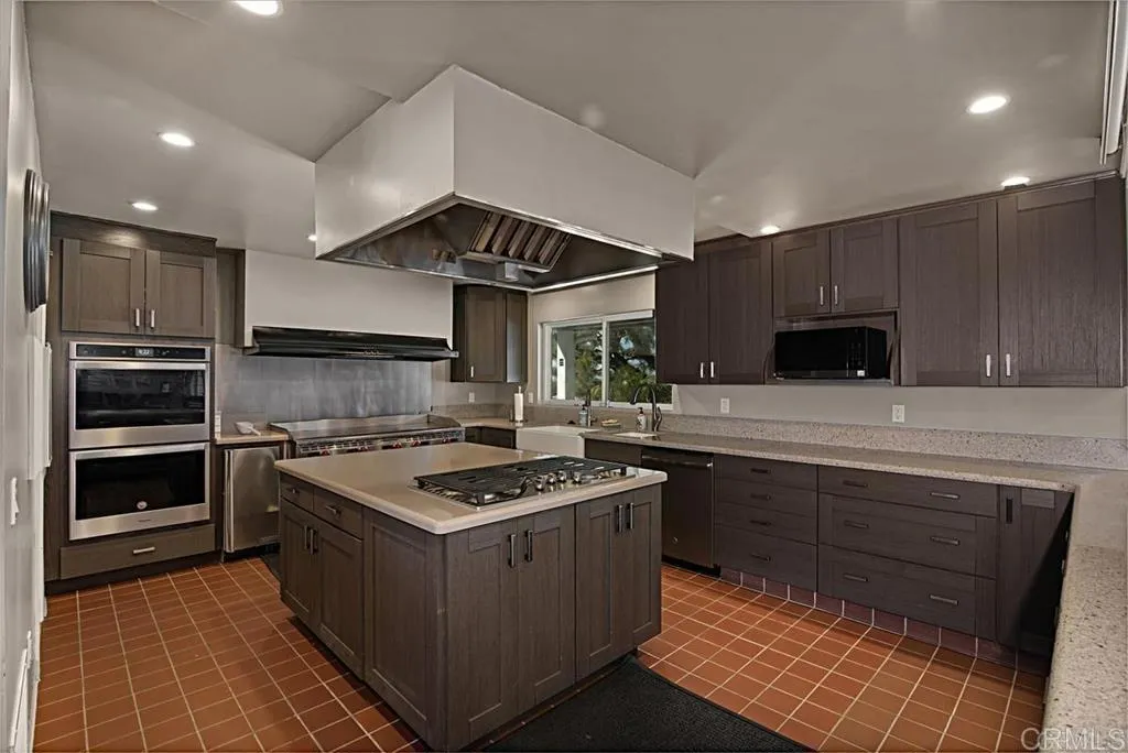 https://cdn.realtyfeed.com/cdn/127/306634619/c5719ebeddd71cd527a218d6cc4b9946.webp
