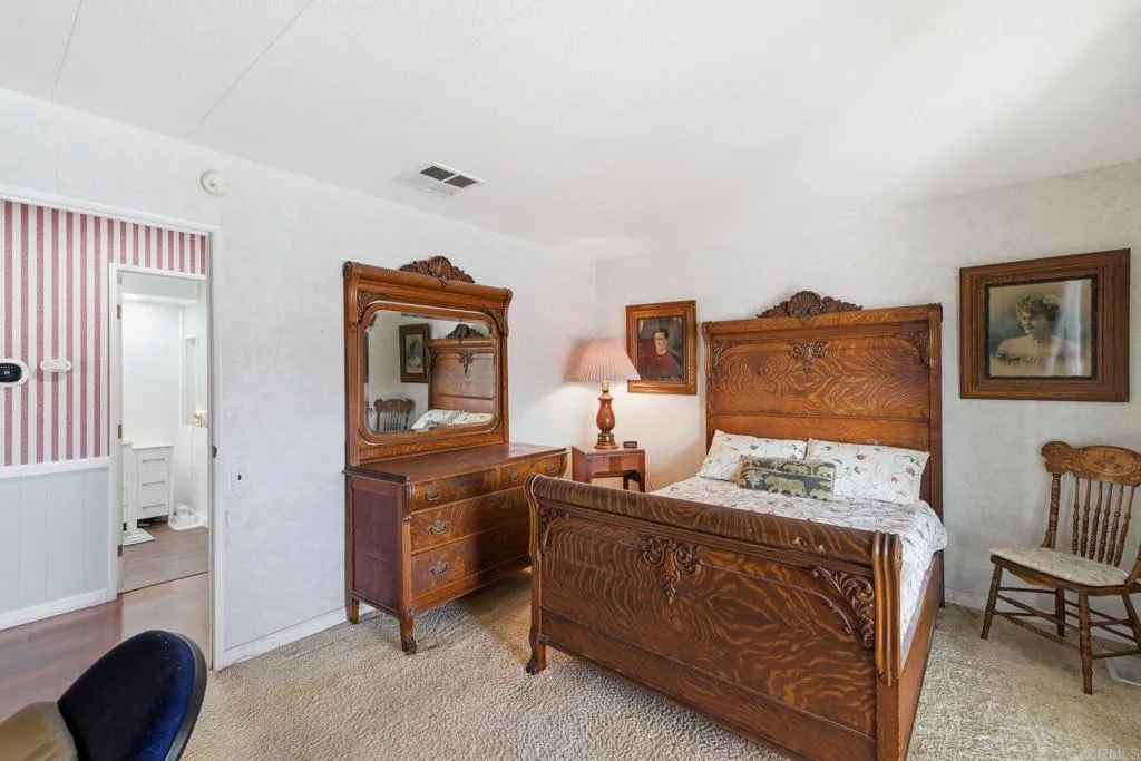 https://cdn.realtyfeed.com/cdn/127/306634619/ca2e825de19b97ed3a79e17d4638be29.webp