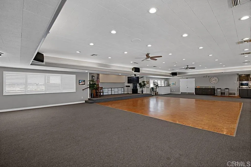 https://cdn.realtyfeed.com/cdn/127/306634619/e6ae00a6cee69bc6d3e820ac15506eab.webp