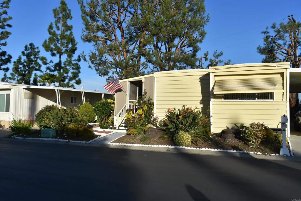 https://cdn.realtyfeed.com/cdn/127/306634620/4cbe25658bf61f0e3e036829590c1a7f.webp
