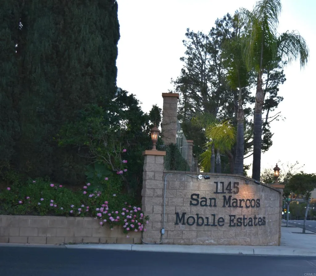 https://cdn.realtyfeed.com/cdn/127/306634620/fba7376aea15e7a04e1944fcc9b175b8.webp