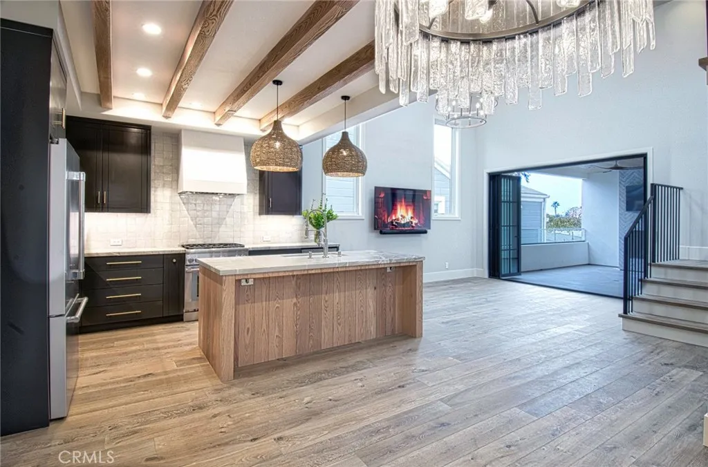 710 Avocado Avenue Unit B