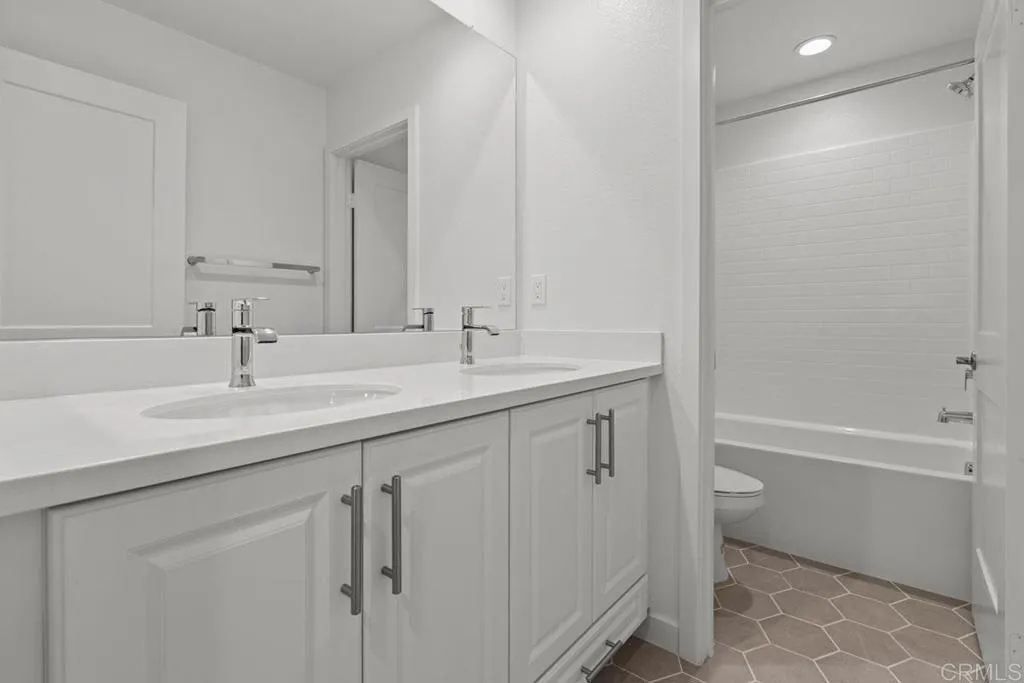 https://cdn.realtyfeed.com/cdn/127/306634903/54ce3ead588fc012cec275cac931974f.webp