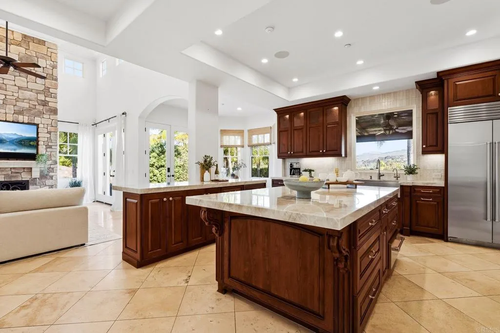 https://cdn.realtyfeed.com/cdn/127/306634934/f29de3b3bcc562331c4b4c746a4202f9.webp