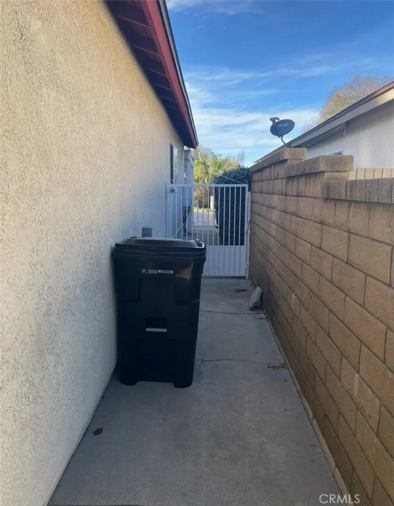 23509 Via Chantilly, Valencia, CA 91355 - Photo 5 of 50, Valencia, CA