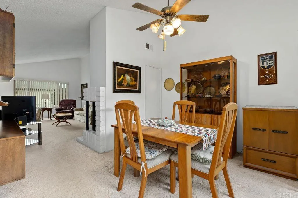 https://cdn.realtyfeed.com/cdn/127/306635107/ab319b66118171428f541f3126fd89d7.webp