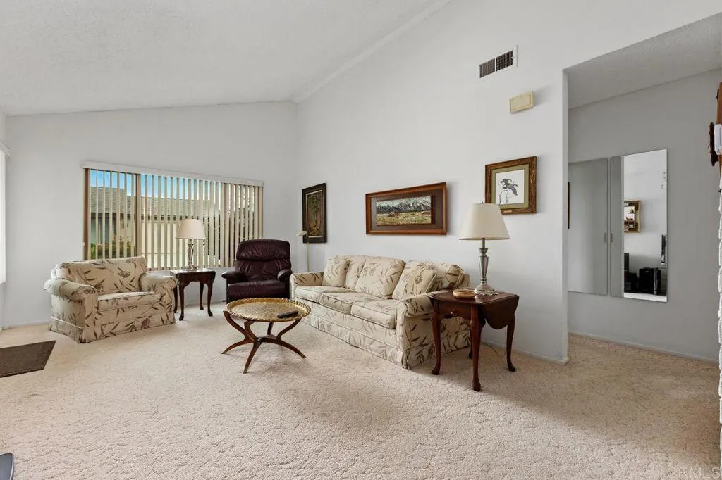 727 Nob Circle, Vista, CA, 92084