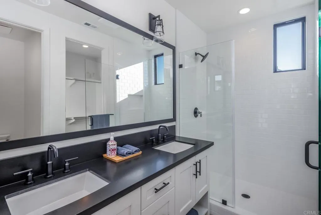 https://cdn.realtyfeed.com/cdn/127/306635112/40c9f7ba71c2573eefc20a5c02663001.webp
