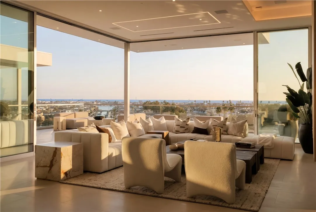 1119 Dolphin, Corona del Mar, CA 92625 - Photo 5 of 24, Corona Del Mar, CA