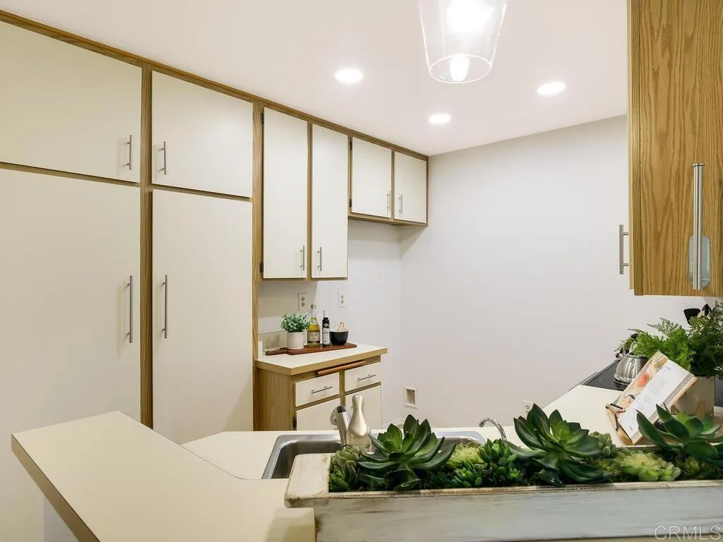 https://cdn.realtyfeed.com/cdn/127/306635201/564138ba9624487061276cdf1eeb417f.webp