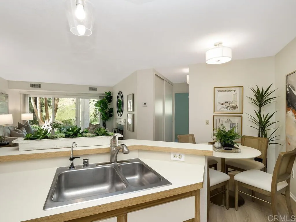 https://cdn.realtyfeed.com/cdn/127/306635201/a77a53bce8c79630c58fb80b6abdc917.webp