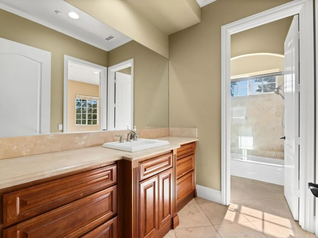 https://cdn.realtyfeed.com/cdn/127/306635283/193a6232ed3ec3796e1d904e5276e42c.webp