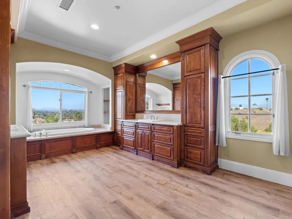 https://cdn.realtyfeed.com/cdn/127/306635283/232b56a3ff6615de196a9d31d39f201b.webp