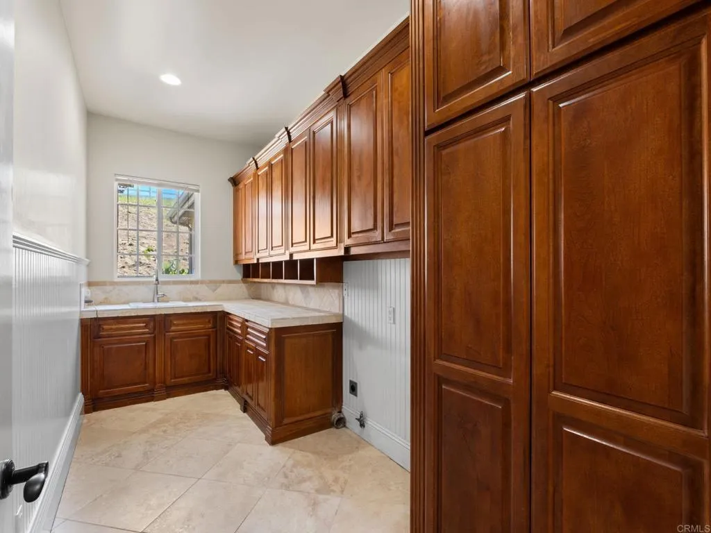 https://cdn.realtyfeed.com/cdn/127/306635283/28afb28dac66d419ac46915e2bccd7b6.webp