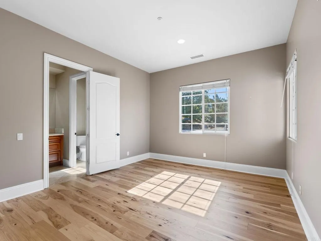 https://cdn.realtyfeed.com/cdn/127/306635283/3f8c6f660b343c3a481496dcb16cbfbf.webp