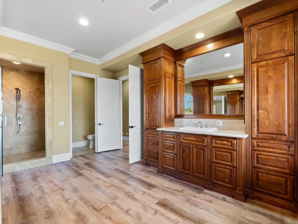 https://cdn.realtyfeed.com/cdn/127/306635283/6baf89894eccf4372add99c16cc1b0bf.webp