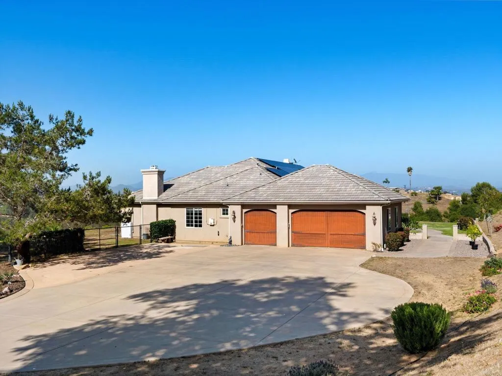 https://cdn.realtyfeed.com/cdn/127/306635283/8fbd71cf3d215ef41d45040365705551.webp