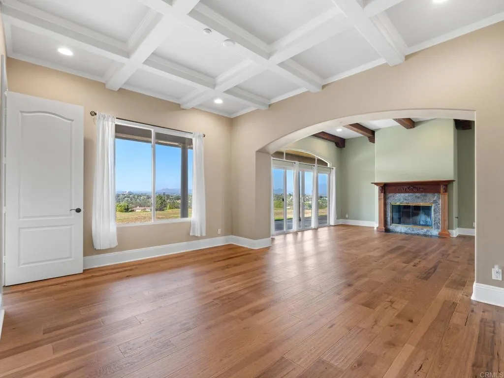 https://cdn.realtyfeed.com/cdn/127/306635283/e3673217fe20115b2333f3b0fe63d17a.webp