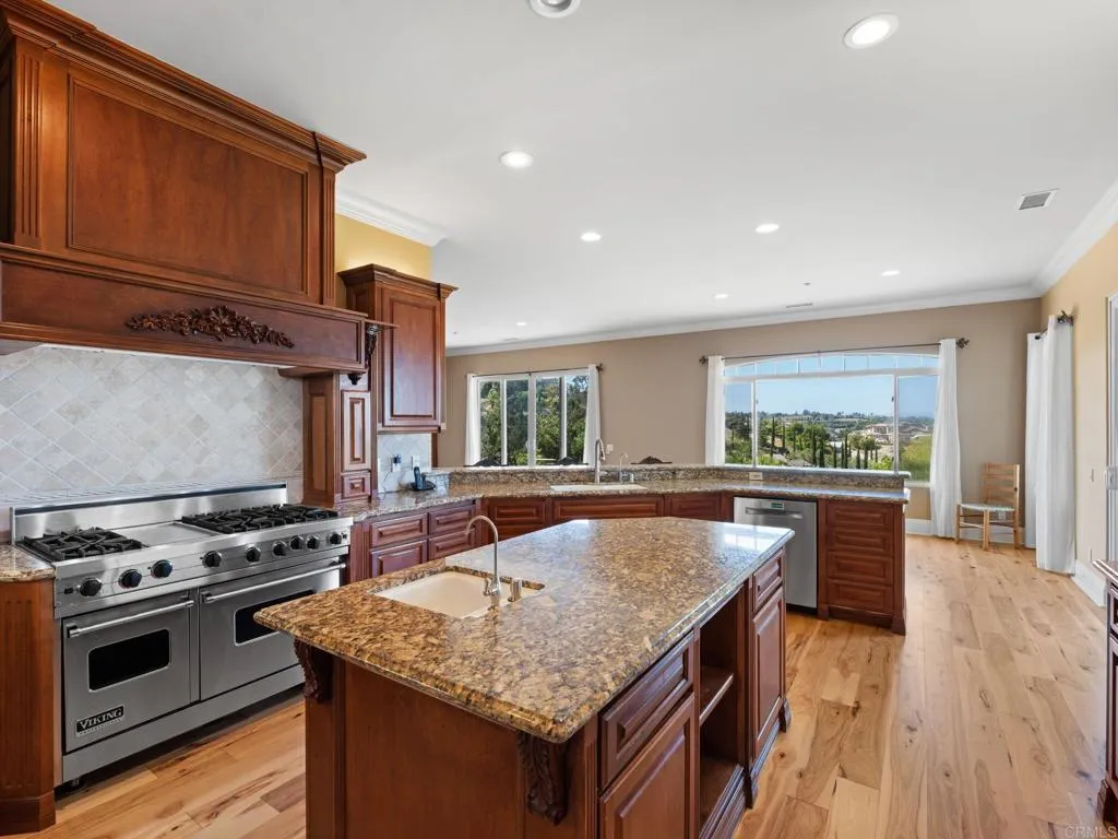 https://cdn.realtyfeed.com/cdn/127/306635283/f7639f5b20d74db42bc37642e392a171.webp