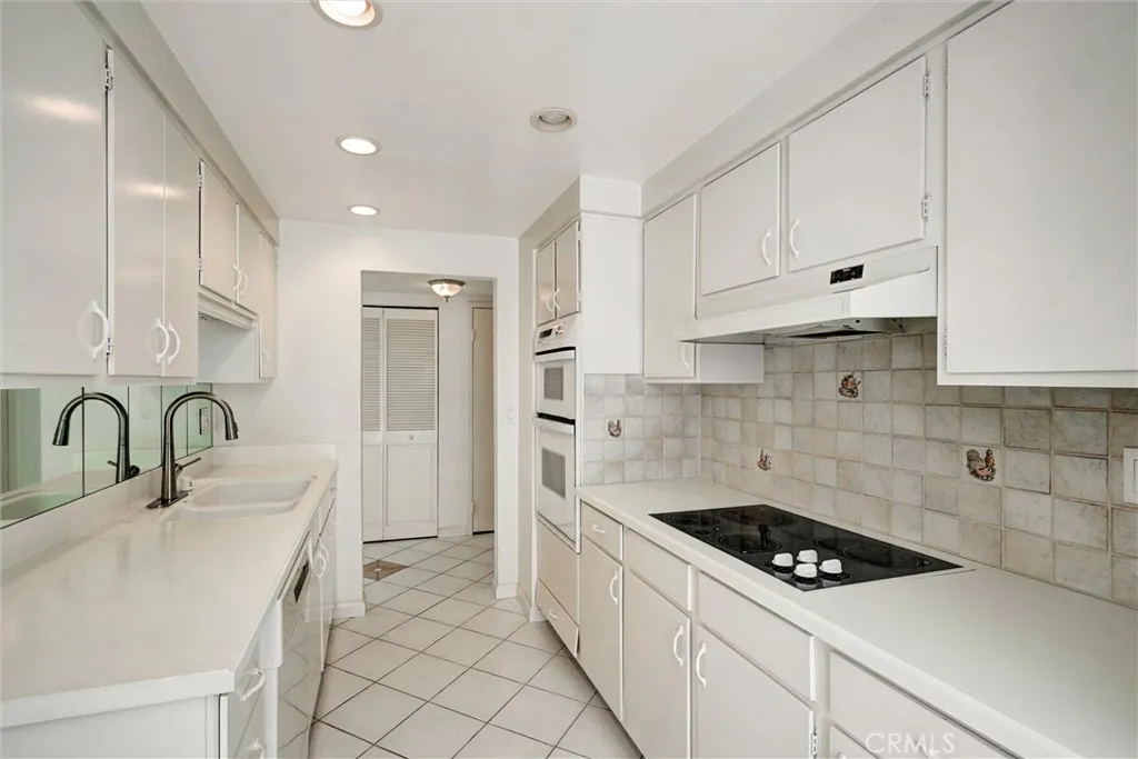 https://cdn.realtyfeed.com/cdn/127/306635289/2da198262a4546ea5bd368ed33b85093.webp