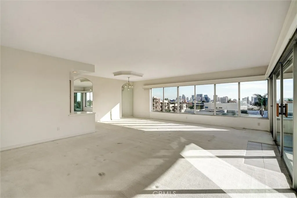 https://cdn.realtyfeed.com/cdn/127/306635289/88c3f61cb6777b35d6dbd6bf3f4abbae.webp