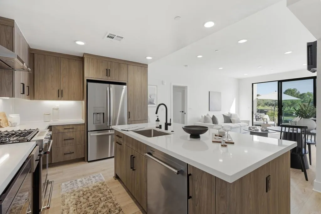 Photo #4: NDP2601107 Listing: Photo #4