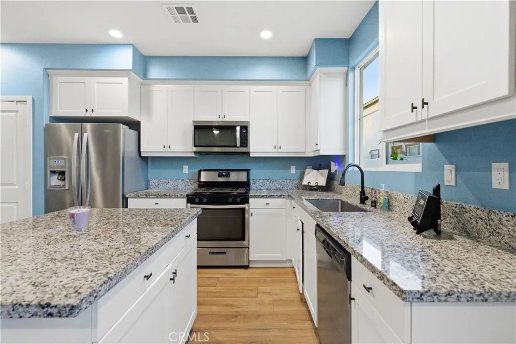 https://cdn.realtyfeed.com/cdn/127/306635399/6940d9584079e426d1b125387f100346.webp
