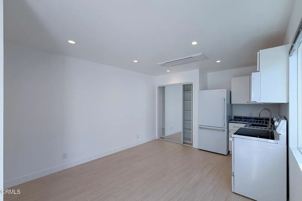 118 Bardsdale Avenue, Oxnard, CA 93035 - Photo 3 of 6, Oxnard, CA