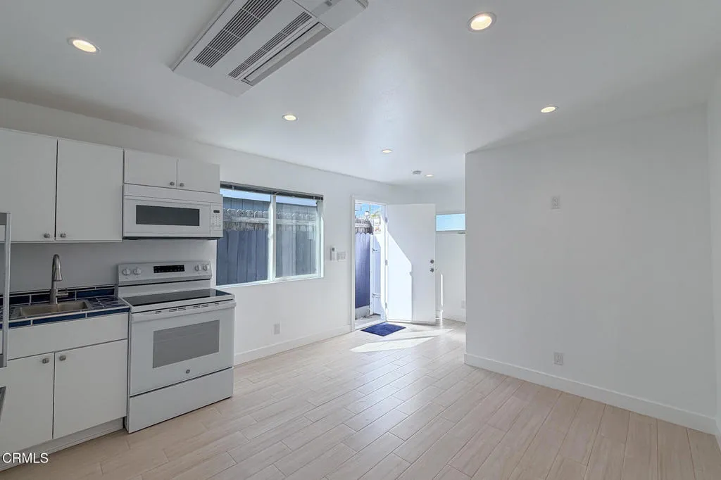 118 Bardsdale Avenue, Oxnard, CA 93035 - Main photo, Oxnard, CA