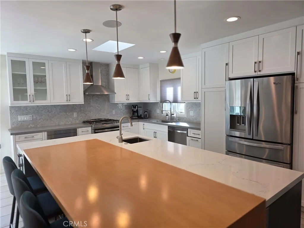 23400 Collins, Woodland Hills, CA 91367 - Photo 4 of 40, Woodland Hills, CA