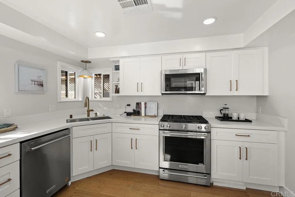 https://cdn.realtyfeed.com/cdn/127/306635552/a2347b176d3b8eb604e0b34f8151739e.webp