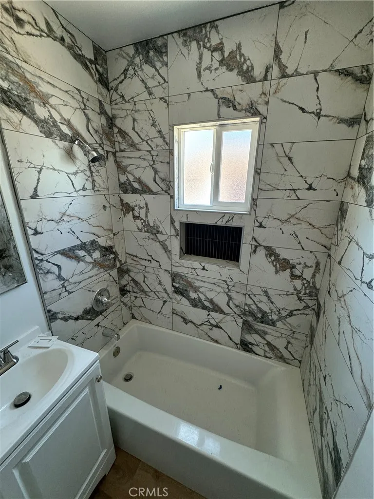 924 E Lanzit, Los Angeles, CA 90059 - Photo 4 of 5, Los Angeles, CA