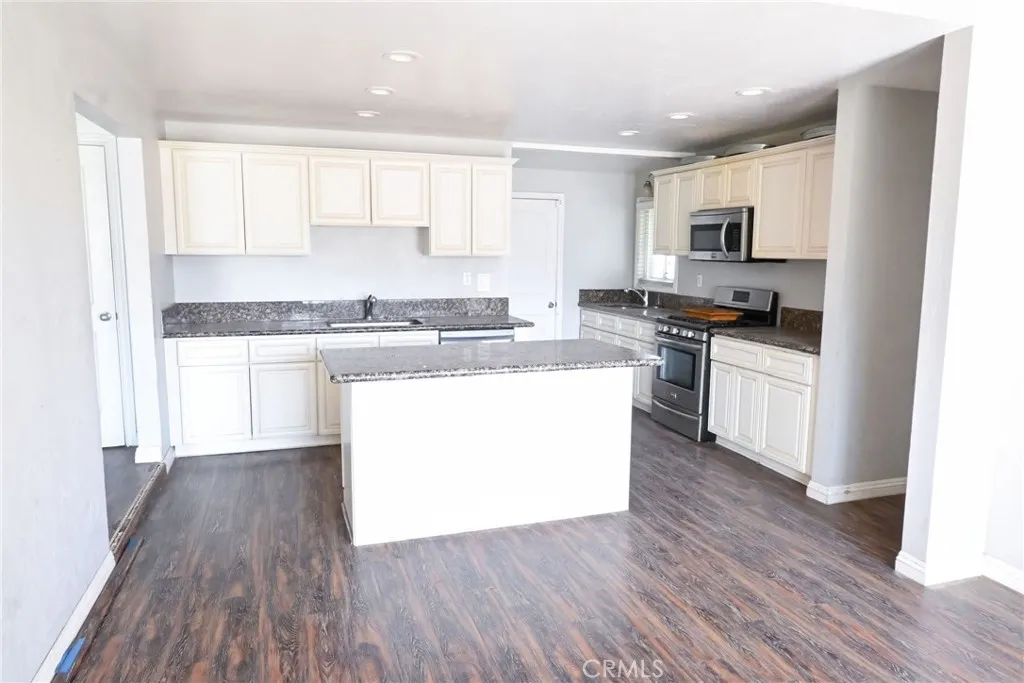 16300 Live Oak, Hesperia, CA 92345 - Photo 3 of 17, Hesperia, CA