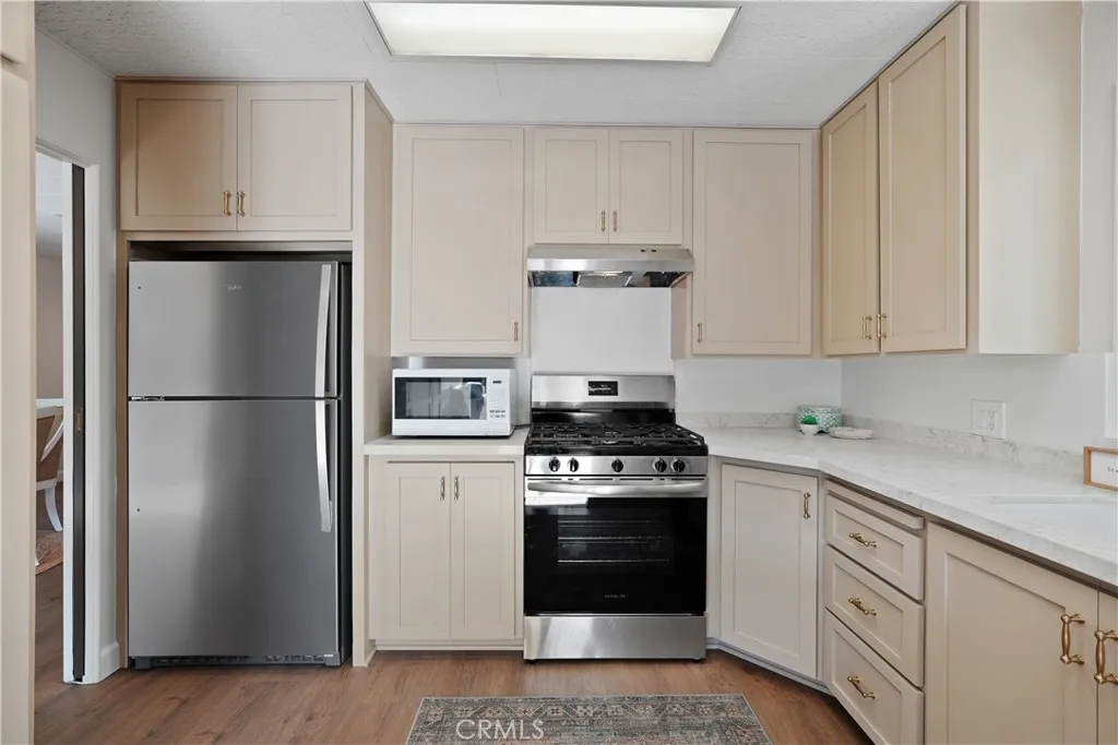 https://cdn.realtyfeed.com/cdn/127/306635648/1f88ab96afdd9bf99e6380b14762d111.webp