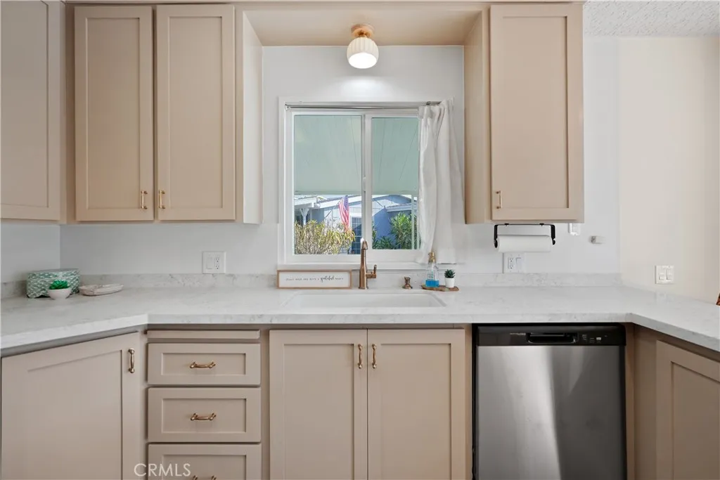 https://cdn.realtyfeed.com/cdn/127/306635648/f3088d93a6958f333541a63e1a1a708e.webp