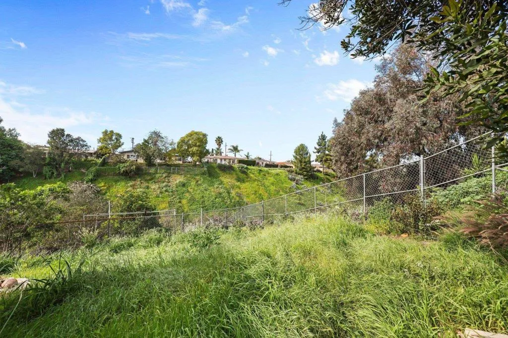 https://cdn.realtyfeed.com/cdn/127/306635684/30e0ea423c0665add88aa6e56a00e501.webp