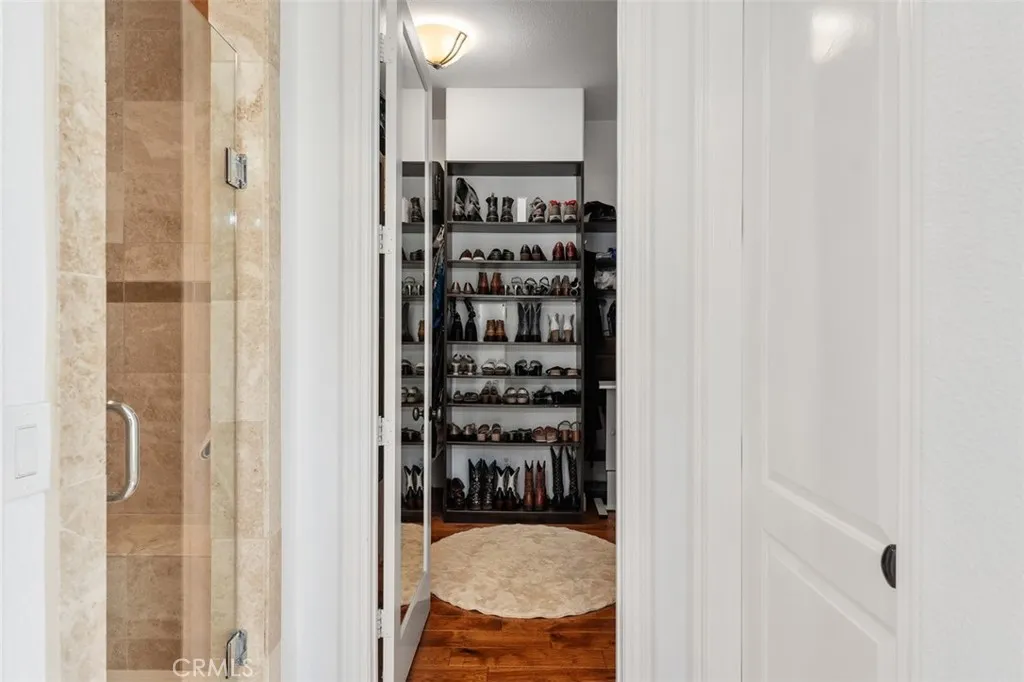 https://cdn.realtyfeed.com/cdn/127/306635686/2ee638072e06746546c93bb6bce744d3.webp