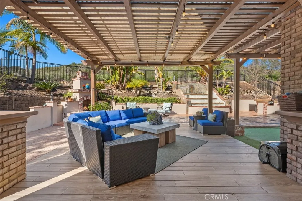 https://cdn.realtyfeed.com/cdn/127/306635686/74362ab3f99a32f52add900f5be42f7c.webp