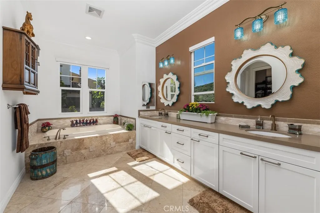 https://cdn.realtyfeed.com/cdn/127/306635686/d02a98615a3bdf5f972c36ce17fba837.webp