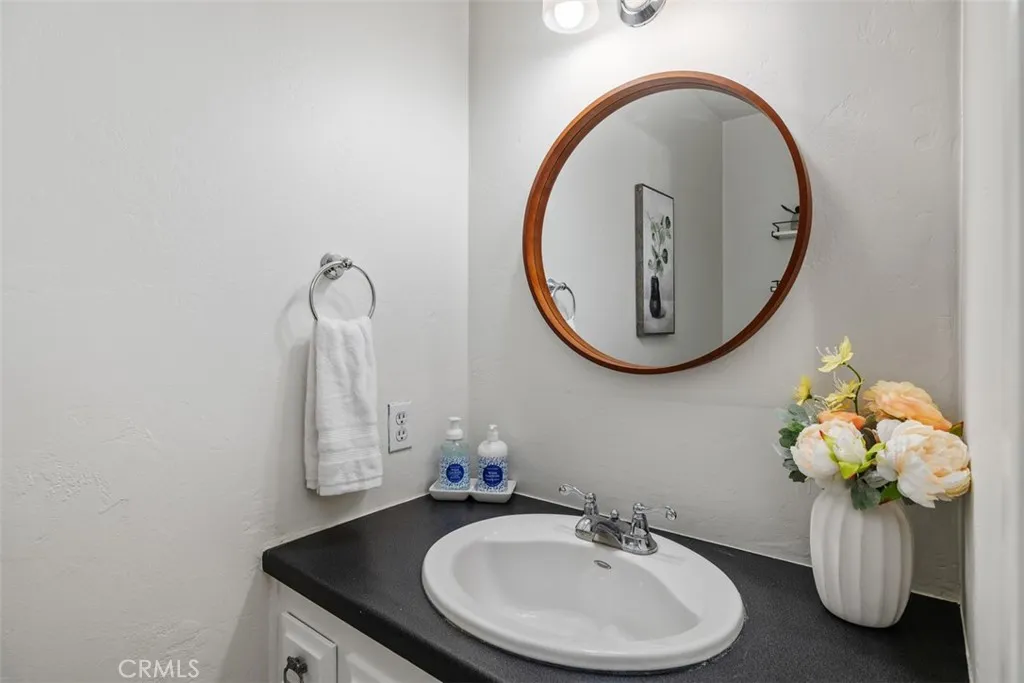 https://cdn.realtyfeed.com/cdn/127/306635687/9aad9919e08c4e4580586ff9a2f4adf1.webp