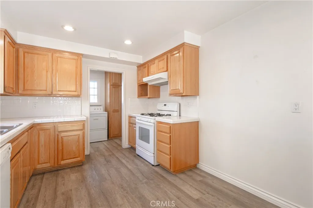 23042 Gilmore Street, West Hills, CA 91307 - Photo 3 of 33, West Hills, CA