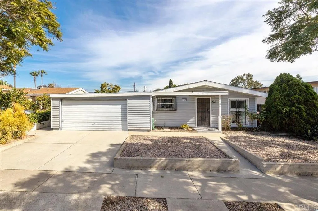 https://cdn.realtyfeed.com/cdn/127/306635694/2275d937dadc36205db145085cc15afb.webp