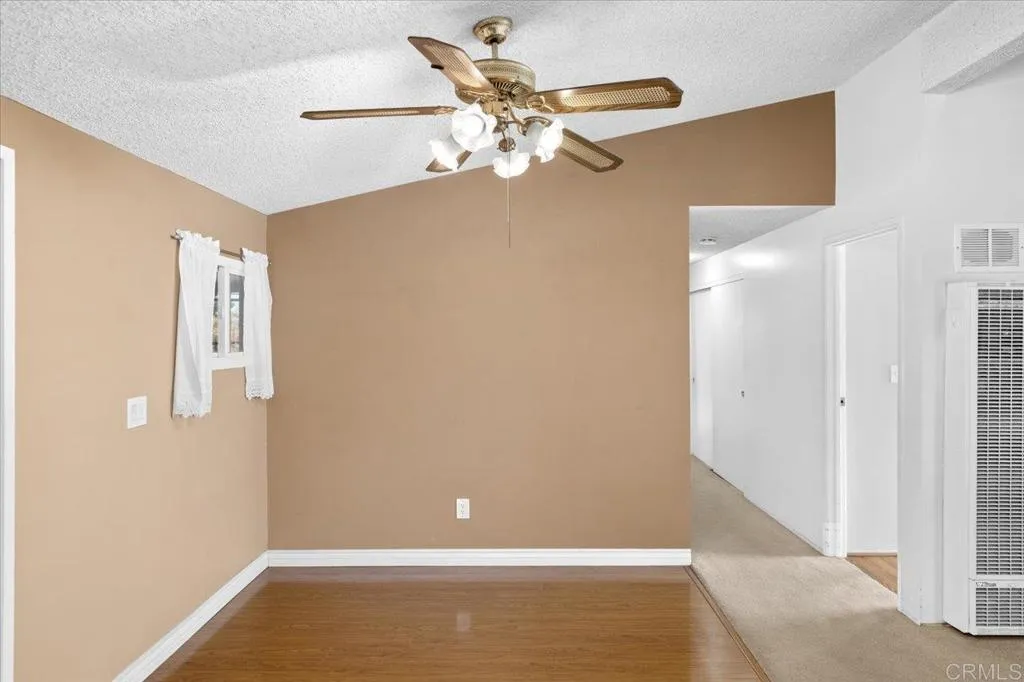 https://cdn.realtyfeed.com/cdn/127/306635694/c7f2a7fe65d278a503c766de6a0a3bfe.webp