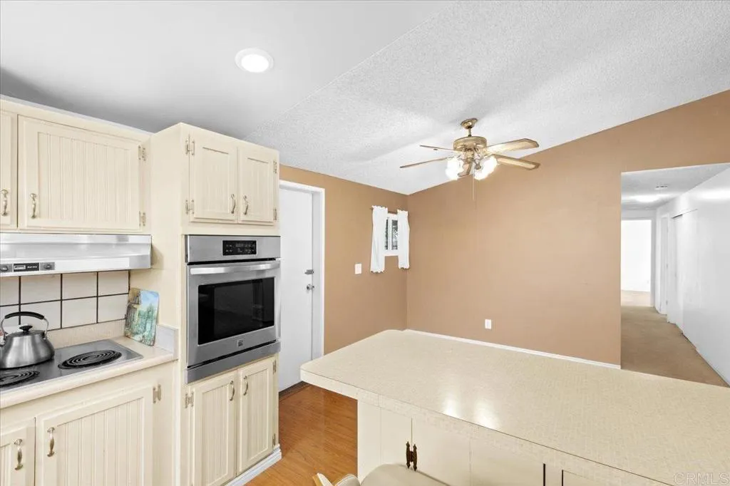 https://cdn.realtyfeed.com/cdn/127/306635694/df449dc67867fbfff333af6cb2aa670d.webp