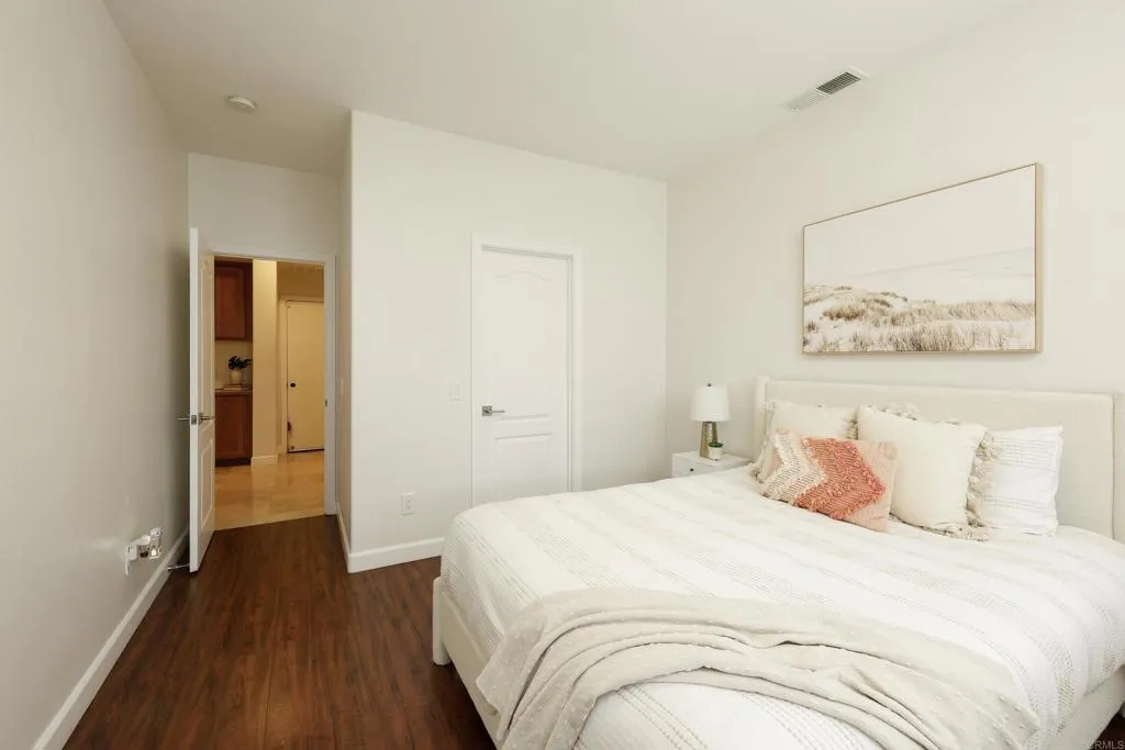 https://cdn.realtyfeed.com/cdn/127/306635712/8beb32a5ed92f1cb76445e692910991b.webp