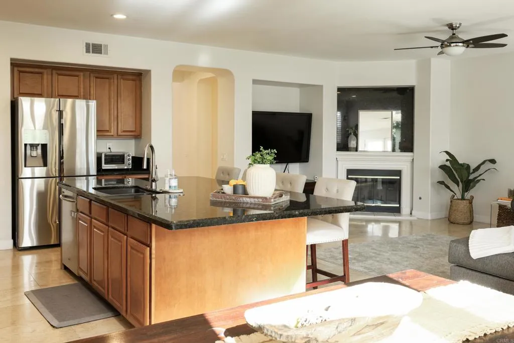 https://cdn.realtyfeed.com/cdn/127/306635712/ce284951b63d12ff590697504377859f.webp