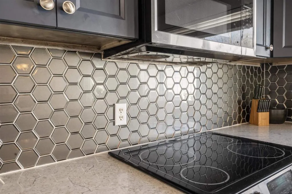 https://cdn.realtyfeed.com/cdn/127/306635730/348995fcba87ff4cde52d5a1613cb436.webp
