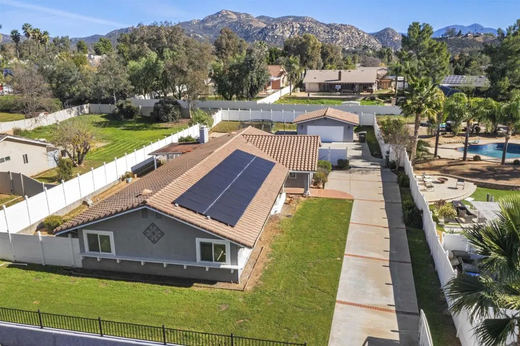 https://cdn.realtyfeed.com/cdn/127/306635730/e90f3faa86e459d88bdf0dcf085b521e.webp