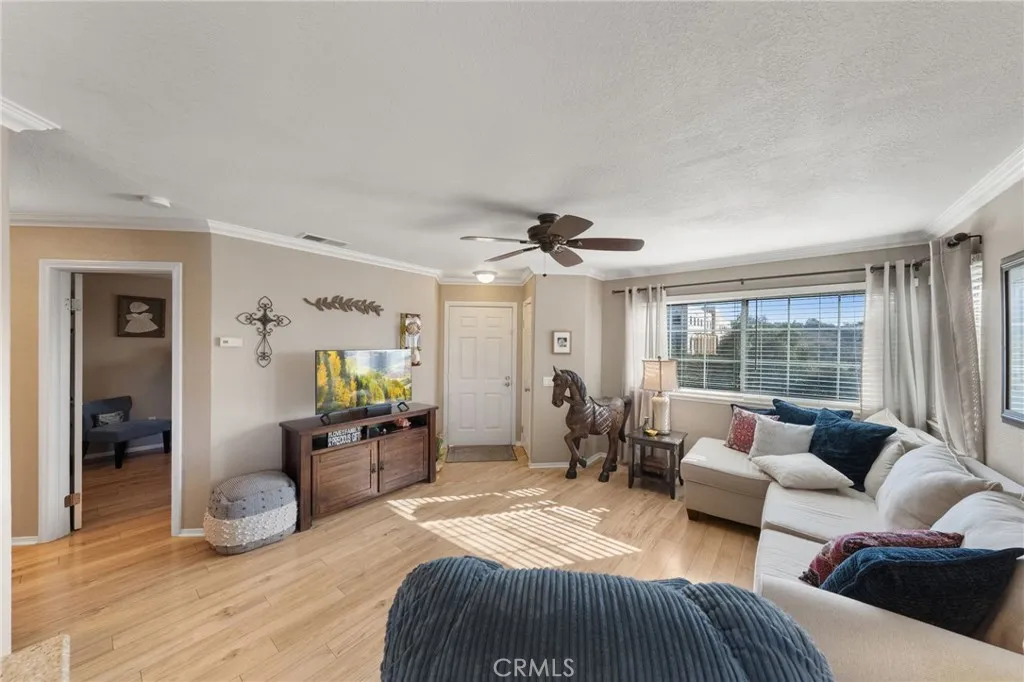 https://cdn.realtyfeed.com/cdn/127/306635742/2217f41475ed335b2bdbbbe46935fb39.webp